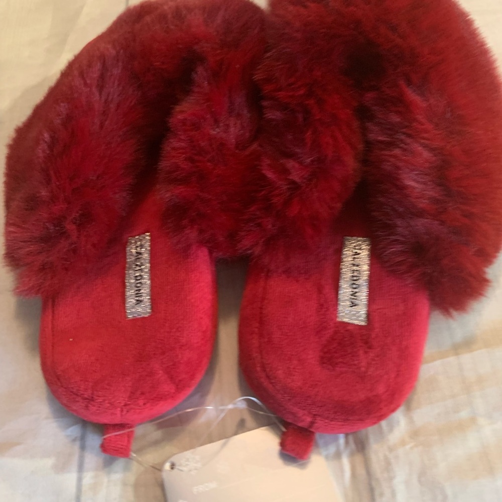Slippers - Picture 4 of 8